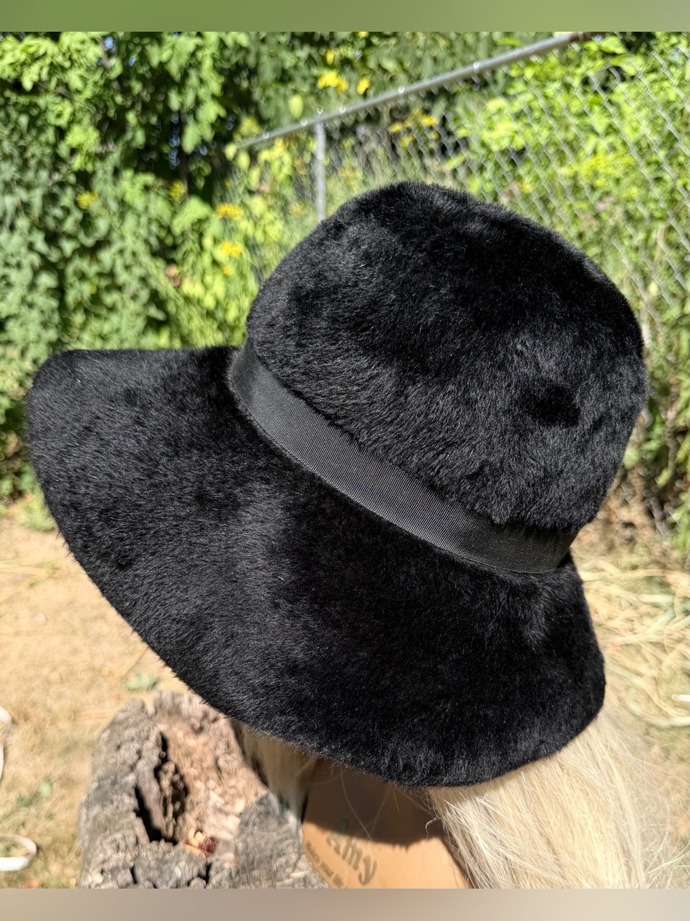Vintage 1960s MOD HAT Wide Brim Fuzzy Furry Empress Christine Original MEDIUM M